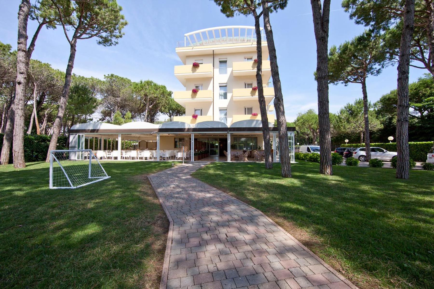 La Pineta Aparthotel 4*