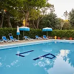 La Pineta Aparthotel 4*