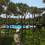 Aparthotel La Pineta 4*