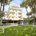 La Pineta 4*